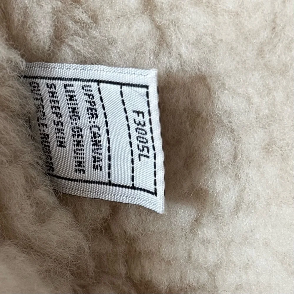 UGG Women’s Vintage Cozy Winter Boots Embroidered Logo Size US 10 / EU 41 - Picture 8 of 9